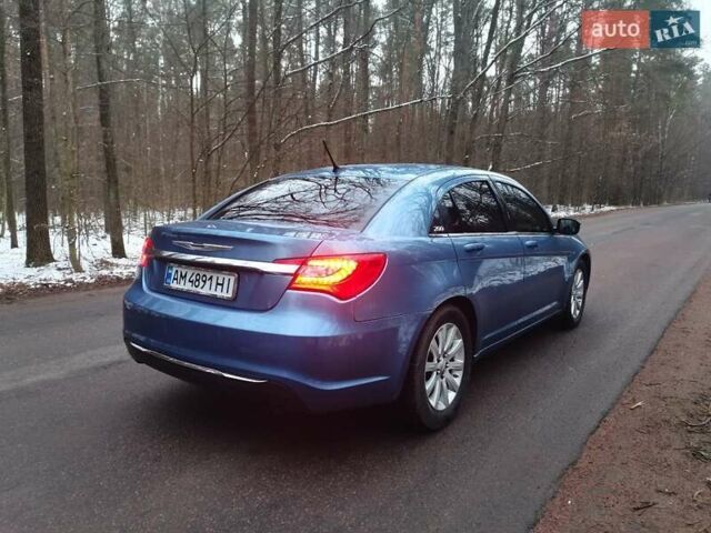 Синий Крайслер 200, объемом двигателя 2.4 л и пробегом 322 тыс. км за 6500 $, фото 1 на Automoto.ua