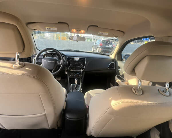 Синій Крайслер 200, об'ємом двигуна 2.4 л та пробігом 133 тис. км за 8800 $, фото 8 на Automoto.ua
