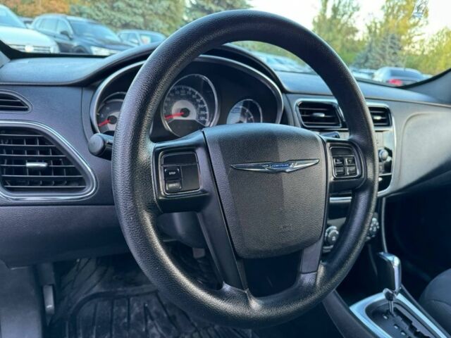 Синий Крайслер 200, объемом двигателя 0 л и пробегом 154 тыс. км за 7200 $, фото 13 на Automoto.ua