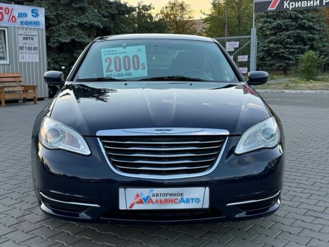 Синий Крайслер 200, объемом двигателя 0 л и пробегом 154 тыс. км за 7200 $, фото 1 на Automoto.ua