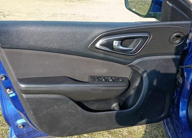 Синій Крайслер 200, об'ємом двигуна 2.4 л та пробігом 168 тис. км за 8778 $, фото 10 на Automoto.ua