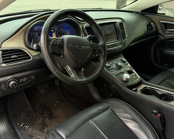 Синий Крайслер 200, объемом двигателя 2.4 л и пробегом 170 тыс. км за 5500 $, фото 12 на Automoto.ua