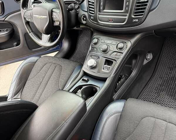 Крайслер 200 2014 у Дніпро (Дніпропетровську) на Automoto.ua Синій Крайслер 200, об'ємом двигуна 2.36 л та пробігом 175 тис. км за 9999 $, фото 14 на Automoto.ua