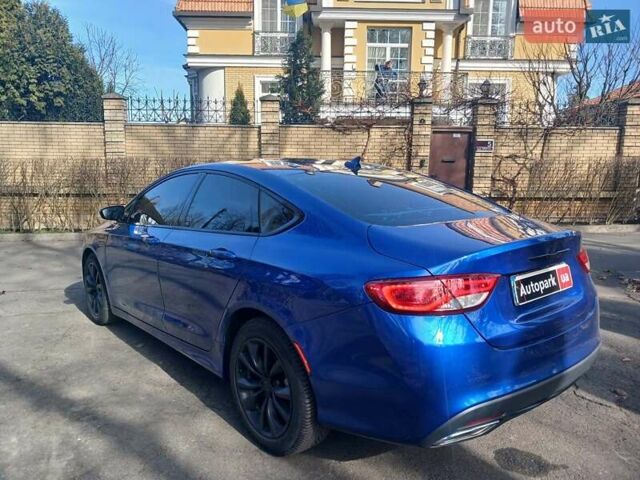 Синій Крайслер 200, об'ємом двигуна 3.6 л та пробігом 236 тис. км за 10290 $, фото 6 на Automoto.ua