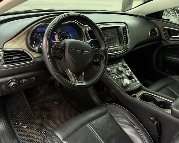 Синий Крайслер 200, объемом двигателя 2.4 л и пробегом 170 тыс. км за 5500 $, фото 10 на Automoto.ua