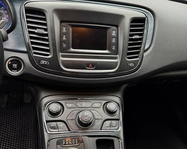 Крайслер 200 2014 у Дніпро (Дніпропетровську) на Automoto.ua Синій Крайслер 200, об'ємом двигуна 2.36 л та пробігом 175 тис. км за 9999 $, фото 15 на Automoto.ua