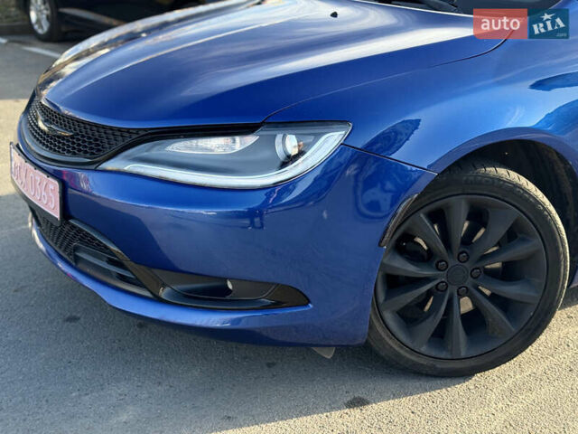 Синий Крайслер 200, объемом двигателя 2.4 л и пробегом 145 тыс. км за 10250 $, фото 5 на Automoto.ua