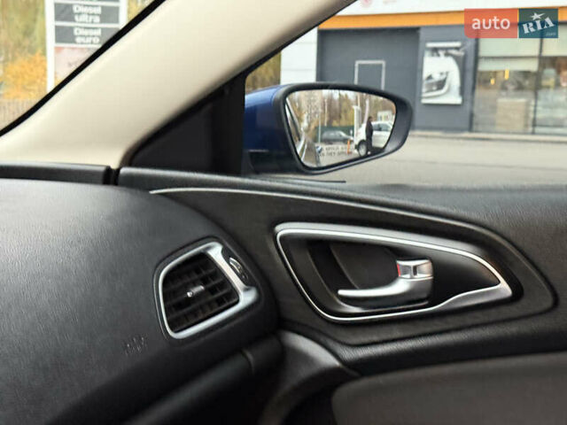 Синий Крайслер 200, объемом двигателя 2.36 л и пробегом 217 тыс. км за 8499 $, фото 49 на Automoto.ua