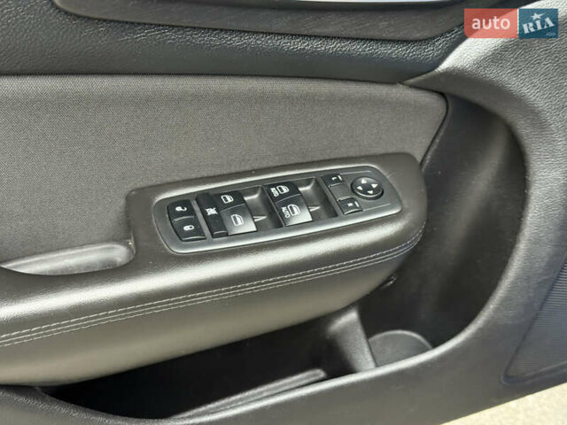 Синий Крайслер 200, объемом двигателя 2.36 л и пробегом 217 тыс. км за 8499 $, фото 36 на Automoto.ua