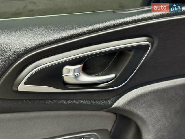 Синий Крайслер 200, объемом двигателя 2.36 л и пробегом 217 тыс. км за 8499 $, фото 35 на Automoto.ua