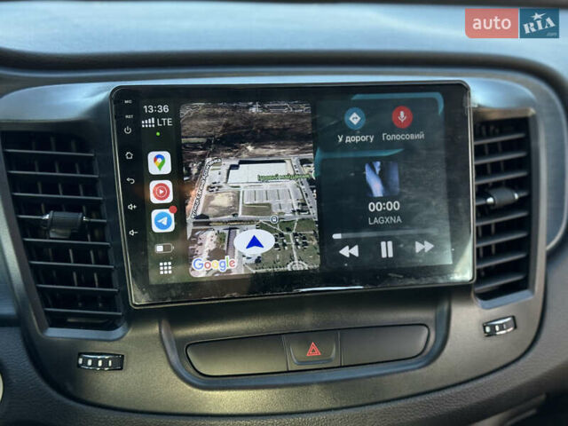 Синий Крайслер 200, объемом двигателя 2.4 л и пробегом 145 тыс. км за 10250 $, фото 12 на Automoto.ua