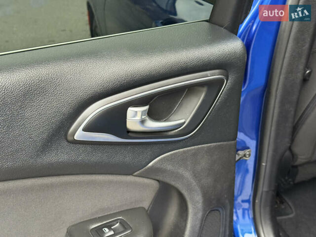 Синий Крайслер 200, объемом двигателя 2.36 л и пробегом 217 тыс. км за 8499 $, фото 54 на Automoto.ua