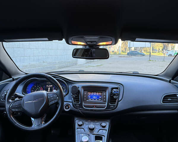 Синий Крайслер 200, объемом двигателя 2.36 л и пробегом 170 тыс. км за 10300 $, фото 7 на Automoto.ua