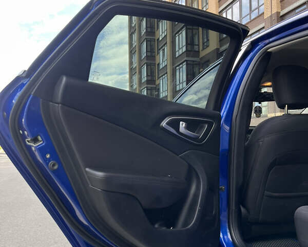 Синій Крайслер 200, об'ємом двигуна 2.36 л та пробігом 184 тис. км за 9000 $, фото 42 на Automoto.ua