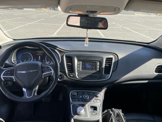 Синий Крайслер 200, объемом двигателя 2.4 л и пробегом 111 тыс. км за 11500 $, фото 7 на Automoto.ua