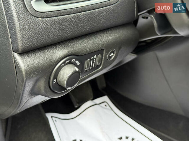 Синий Крайслер 200, объемом двигателя 2.36 л и пробегом 217 тыс. км за 8499 $, фото 39 на Automoto.ua