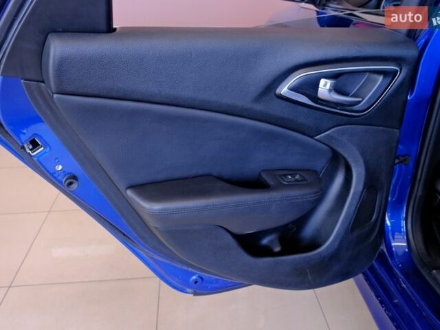 Синій Крайслер 200, об'ємом двигуна 2.4 л та пробігом 117 тис. км за 10500 $, фото 29 на Automoto.ua