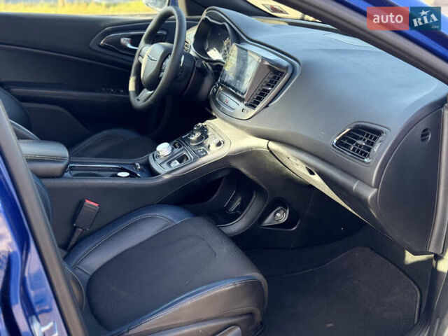 Синий Крайслер 200, объемом двигателя 2.4 л и пробегом 145 тыс. км за 10250 $, фото 16 на Automoto.ua