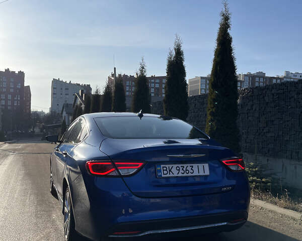 Синий Крайслер 200, объемом двигателя 2.36 л и пробегом 165 тыс. км за 10300 $, фото 3 на Automoto.ua