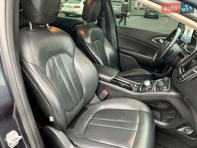 Синий Крайслер 200, объемом двигателя 2.36 л и пробегом 145 тыс. км за 10900 $, фото 37 на Automoto.ua