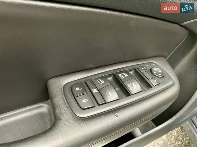 Синий Крайслер 200, объемом двигателя 2.36 л и пробегом 145 тыс. км за 10900 $, фото 33 на Automoto.ua