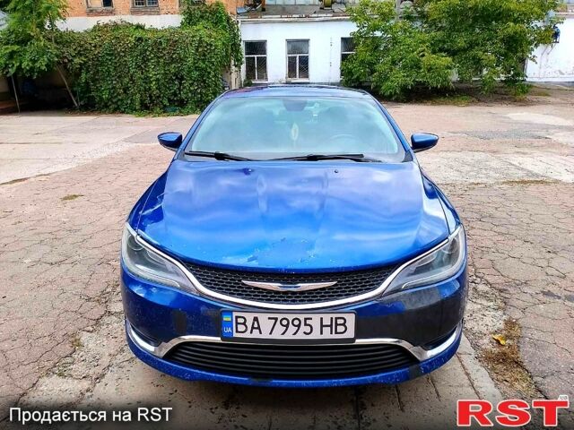 Синий Крайслер 200, объемом двигателя 2.4 л и пробегом 262 тыс. км за 7500 $, фото 4 на Automoto.ua