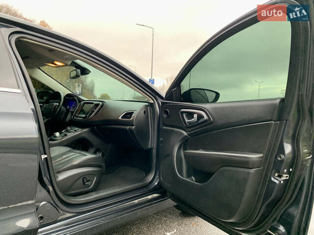 Синий Крайслер 200, объемом двигателя 2.36 л и пробегом 145 тыс. км за 10900 $, фото 43 на Automoto.ua