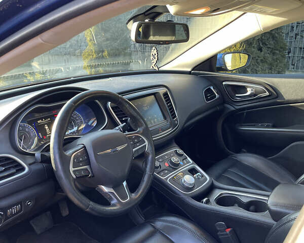 Синий Крайслер 200, объемом двигателя 2.36 л и пробегом 165 тыс. км за 10300 $, фото 7 на Automoto.ua