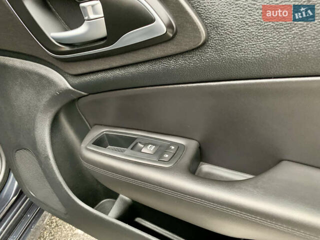 Синий Крайслер 200, объемом двигателя 2.36 л и пробегом 145 тыс. км за 10900 $, фото 41 на Automoto.ua