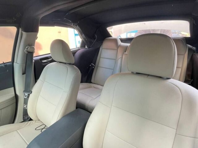 Білий Крайслер 300C, об'ємом двигуна 2.7 л та пробігом 90 тис. км за 15000 $, фото 2 на Automoto.ua