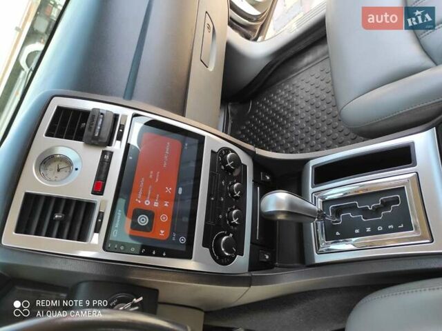 Белый Крайслер 300C, объемом двигателя 2.74 л и пробегом 200 тыс. км за 7999 $, фото 22 на Automoto.ua