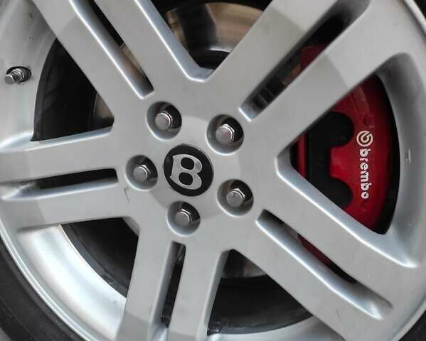 Белый Крайслер 300C, объемом двигателя 2.74 л и пробегом 200 тыс. км за 7999 $, фото 33 на Automoto.ua