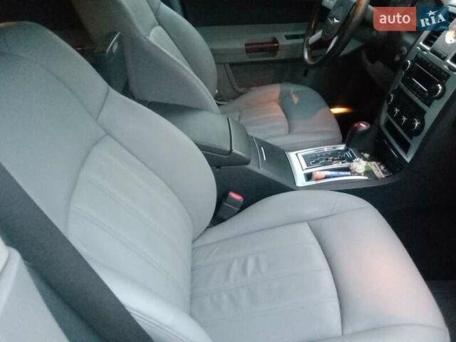 Крайслер 300C 2005 в Николаеве на Automoto.ua Белый Крайслер 300C, объемом двигателя 2.7 л и пробегом 158 тыс. км за 11000 $, фото 23 на Automoto.ua