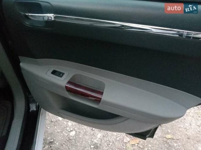 Крайслер 300C 2005 в Николаеве на Automoto.ua Белый Крайслер 300C, объемом двигателя 2.7 л и пробегом 158 тыс. км за 11000 $, фото 22 на Automoto.ua