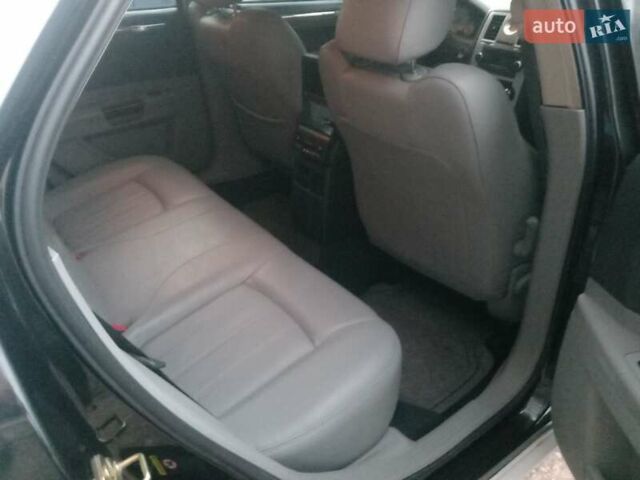 Крайслер 300C 2005 в Николаеве на Automoto.ua Белый Крайслер 300C, объемом двигателя 2.7 л и пробегом 158 тыс. км за 11000 $, фото 21 на Automoto.ua