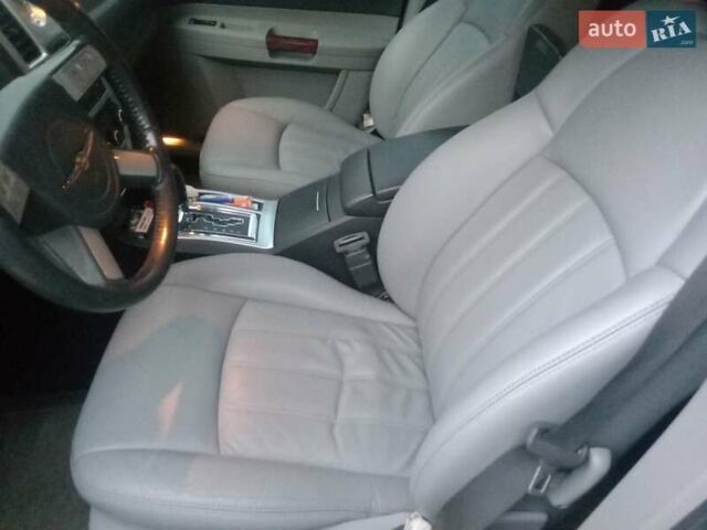 Крайслер 300C 2005 в Николаеве на Automoto.ua Белый Крайслер 300C, объемом двигателя 2.7 л и пробегом 158 тыс. км за 11000 $, фото 12 на Automoto.ua