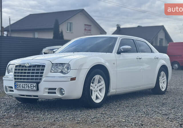 Белый Крайслер 300C, объемом двигателя 3.5 л и пробегом 197 тыс. км за 8300 $, фото 1 на Automoto.ua