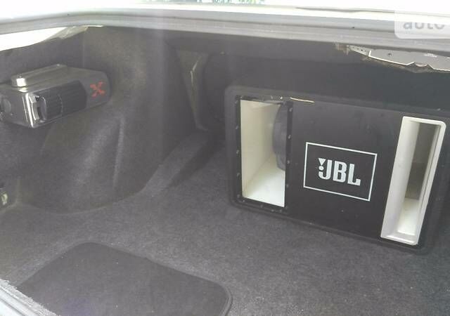 Білий Крайслер 300C, об'ємом двигуна 2.7 л та пробігом 150 тис. км за 9599 $, фото 14 на Automoto.ua