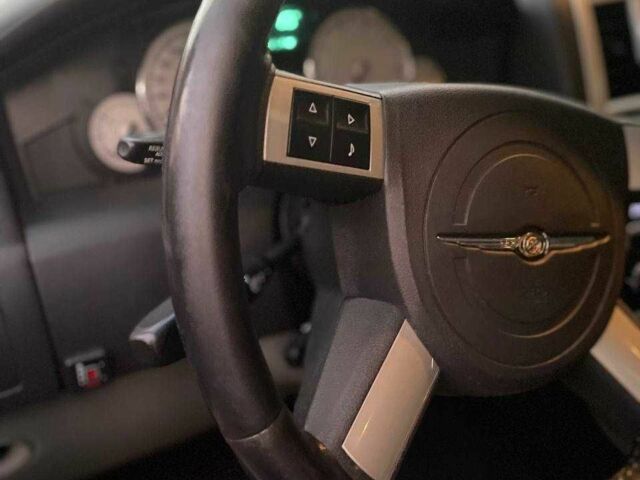 Белый Крайслер 300C, объемом двигателя 2.7 л и пробегом 180 тыс. км за 5500 $, фото 14 на Automoto.ua