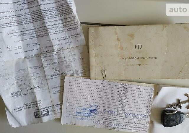 Білий Крайслер 300C, об'ємом двигуна 2.7 л та пробігом 150 тис. км за 9599 $, фото 20 на Automoto.ua