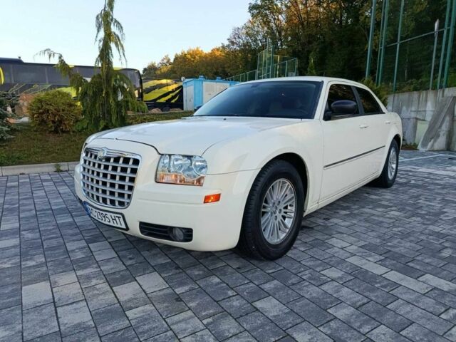 Крайслер 300C 2008 в Дрогобыче на Automoto.ua Белый Крайслер 300C, объемом двигателя 2.7 л и пробегом 276 тыс. км за 5750 $, фото 2 на Automoto.ua