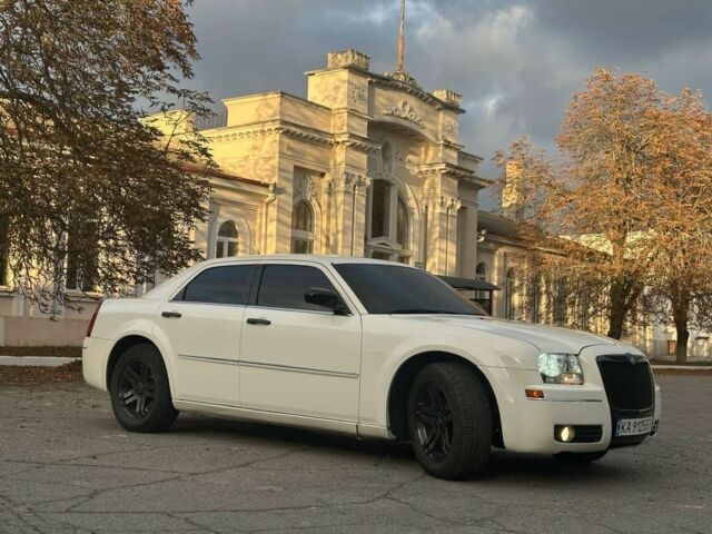 Крайслер 300C 2008 в Звенигородка на Automoto.ua Белый Крайслер 300C, объемом двигателя 3.5 л и пробегом 180 тыс. км за 8700 $, фото 1 на Automoto.ua