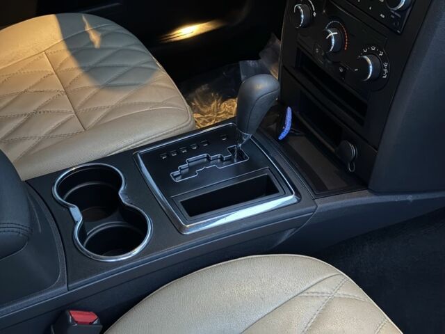 Білий Крайслер 300C, об'ємом двигуна 2.7 л та пробігом 190 тис. км за 6400 $, фото 7 на Automoto.ua