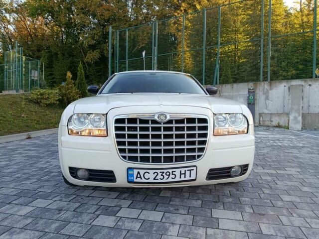 Крайслер 300C 2008 в Дрогобыче на Automoto.ua Белый Крайслер 300C, объемом двигателя 2.7 л и пробегом 276 тыс. км за 5750 $, фото 1 на Automoto.ua