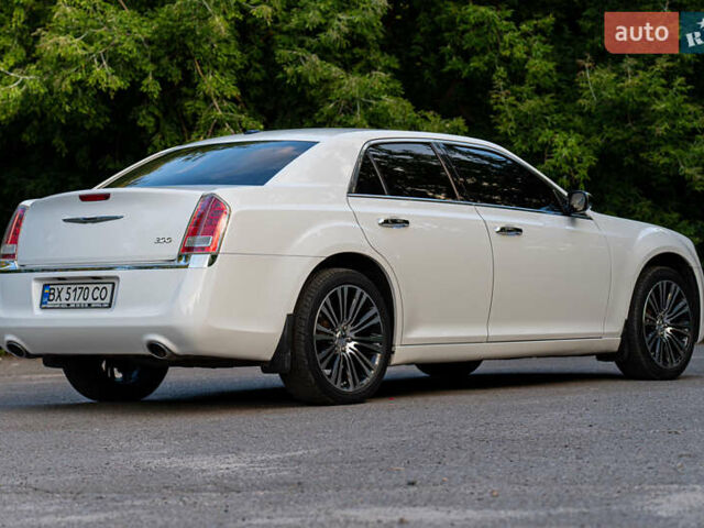 Білий Крайслер 300C, об'ємом двигуна 3.6 л та пробігом 232 тис. км за 14300 $, фото 4 на Automoto.ua