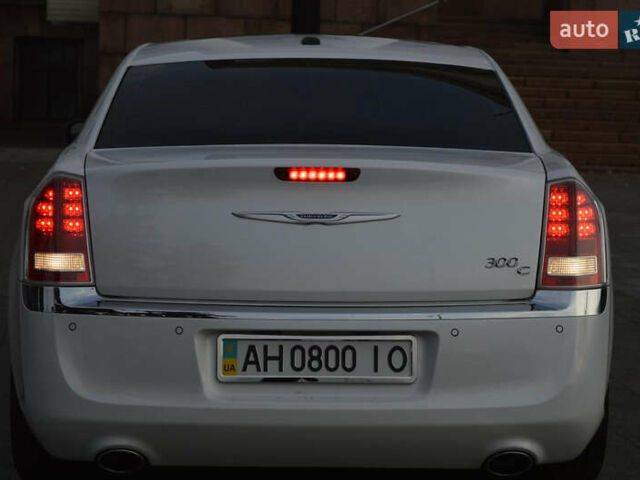 Белый Крайслер 300C, объемом двигателя 3.6 л и пробегом 202 тыс. км за 12999 $, фото 17 на Automoto.ua