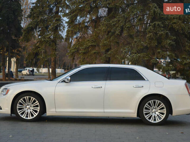 Белый Крайслер 300C, объемом двигателя 3.6 л и пробегом 202 тыс. км за 12999 $, фото 21 на Automoto.ua