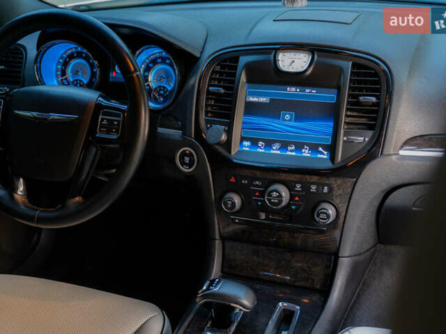 Білий Крайслер 300C, об'ємом двигуна 3.6 л та пробігом 232 тис. км за 14300 $, фото 43 на Automoto.ua