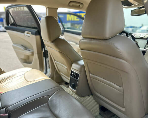 Білий Крайслер 300C, об'ємом двигуна 3.6 л та пробігом 130 тис. км за 13900 $, фото 18 на Automoto.ua