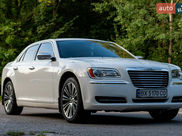 Білий Крайслер 300C, об'ємом двигуна 3.6 л та пробігом 232 тис. км за 14300 $, фото 10 на Automoto.ua